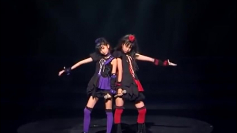 Suzuka nakamoto &amp; himeka nakamoto (2009)