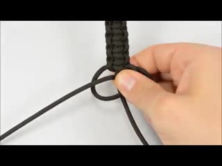 Make a mad max style paracord survival bracelet the original