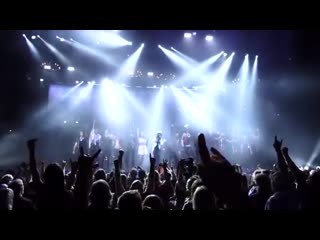 Alice cooper schools out & motionless in white & lzzy hale