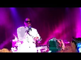 Dr dre & snoop perform "nuthing but a g thang" live @ grammy interscope after party