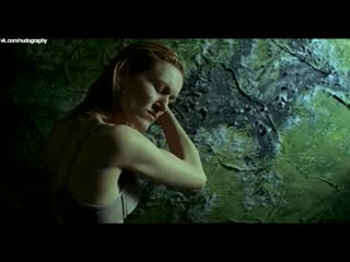 Стелла фирогени (stella fyrogeni) голая в фильме "фармакон" (pharmakon, 2006)