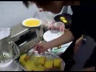 Gazette kai making french toast