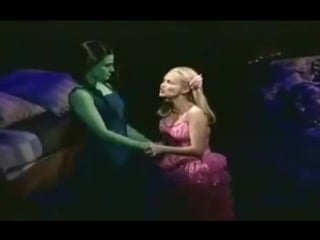 Kristen chenoweth popular (wicked)