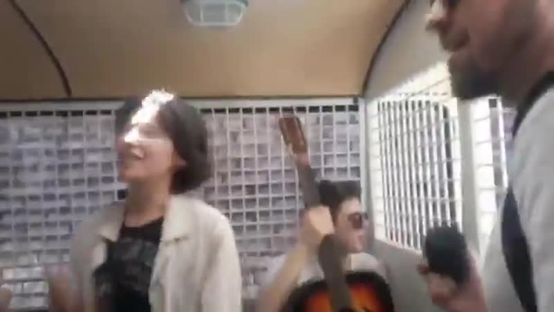 Автозаке porn video – Страшные пытки "молодые рыжима" в автозаке протестунов сетевиков