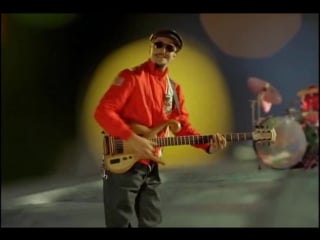 Primus shake hands with beef