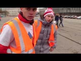 Клуб антикварных автомобилей, и помощники жюри конкурса