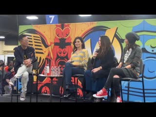 Going into acting and first lesbian kiss {wizard world oakland}