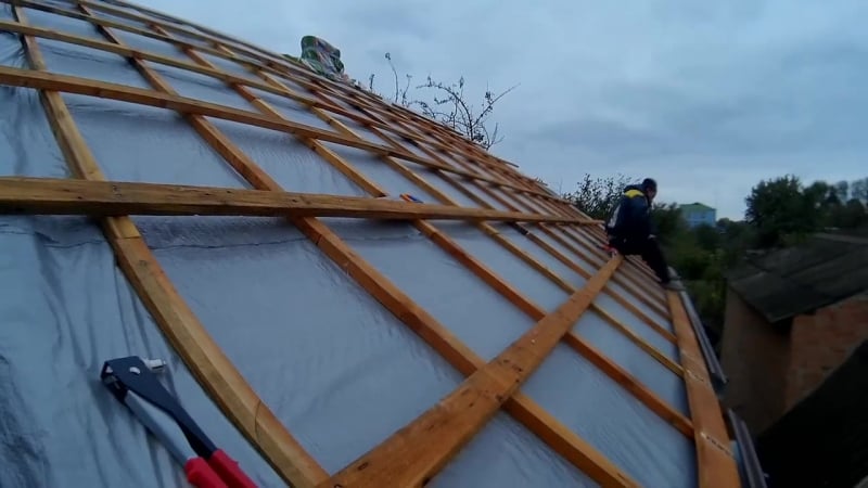 Правильная кровля гидроизоляция, контробрешотка, обрешетка, капельник