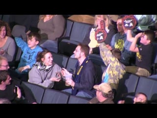 Girl proposes to boyfriend during kiss cam