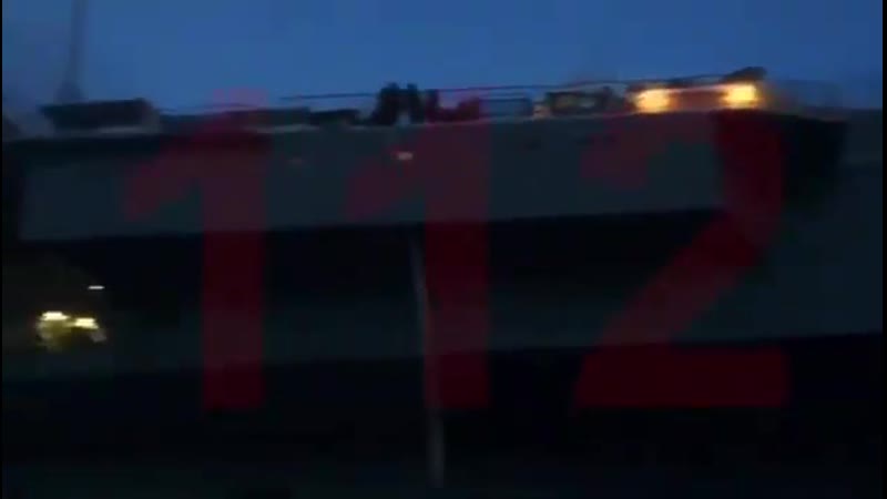 В мурманске, рф горит адмирал кузнецов, 3 е человек пострадали