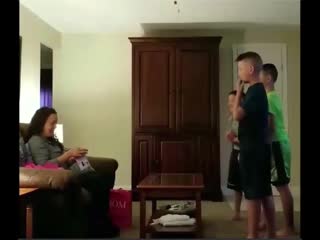 Sons help dad propose to his girlfriend