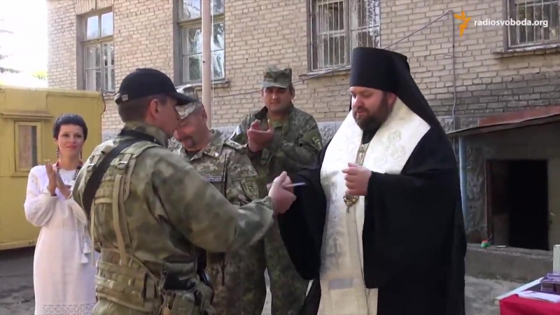 На луганщині день незалежності україни добровольці відзначили молитвою за мир