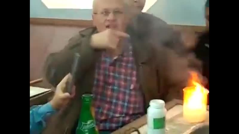 Эксперимент на уроке химии закончился взрывом