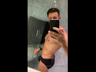 Adrienkute // gay hot body