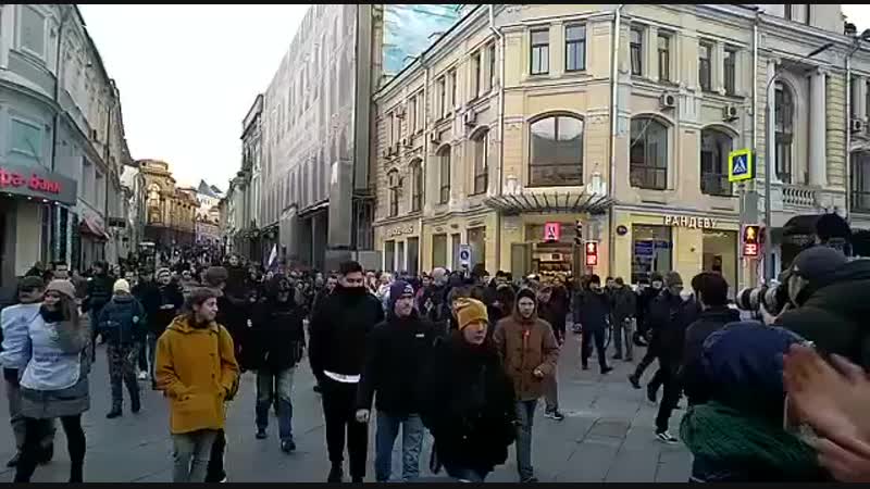 Юные узники мордора с айфонами требуют свободы от себя