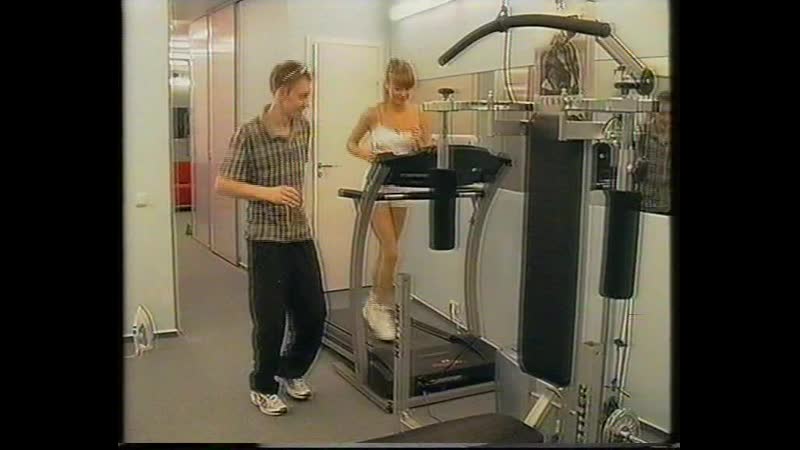 За стеклом самые октровенные сцены (2001)