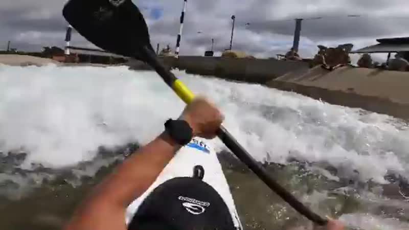 Dane jackson показывает гребной слалом