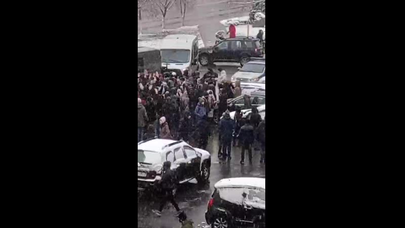 Силовики применили слезоточивый газ