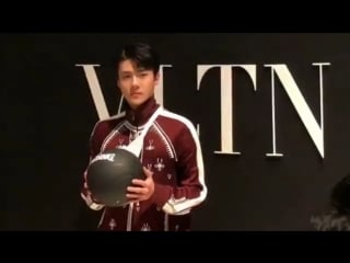 [fancam] 171027 exo’s sehun @ vltn pop up event