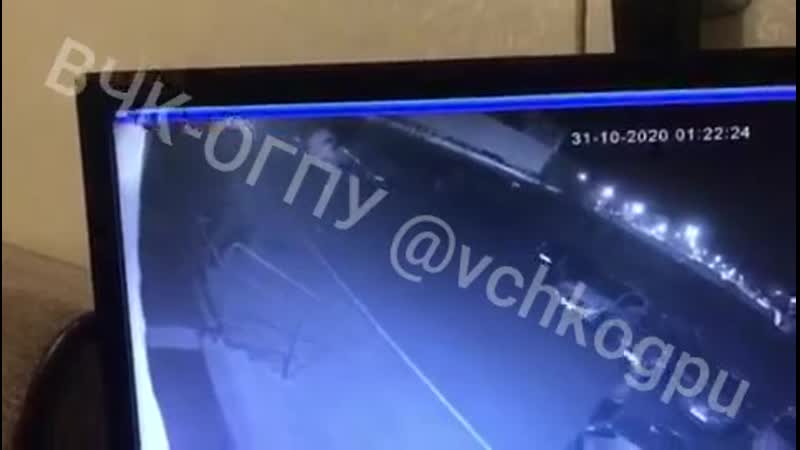 В самарской области полицейские избили группу мужчин на улице и заметают следы своего преступления