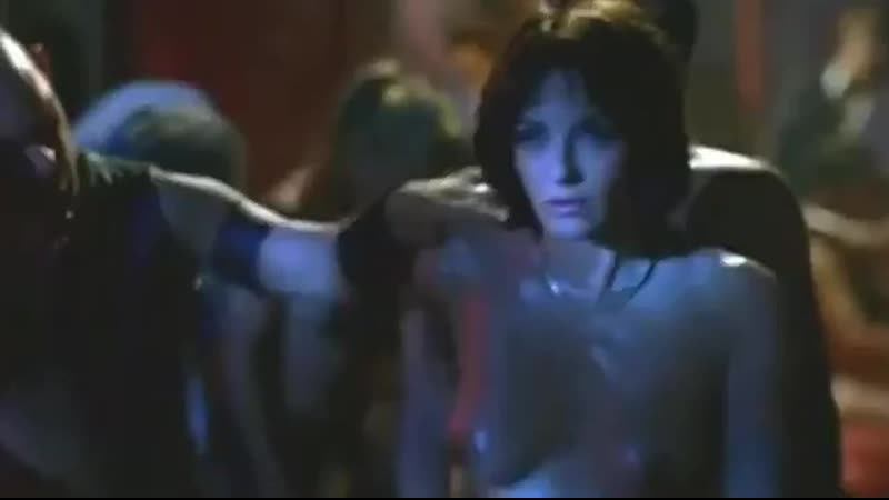 Жена в клубе порно видео