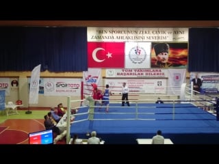 Turkıye buyukler ferdı boks sampiyonası 75kg yroslav manuılov (ank) alperen sefer (brs)