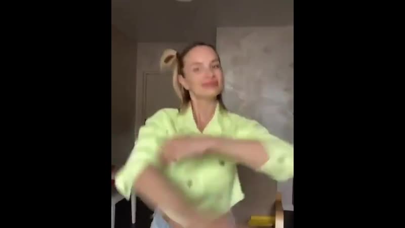 Молодая мамочка кристина черкасова вызывайте санитаров)