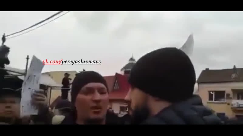 Жалкое зрелище титушки с корочками сбу закрывают рот украинцам