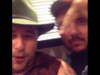 Daveyknox ahhhh shit y'all know it's poppin' when shakin' savvy is on da mic spittin to blu cantrell