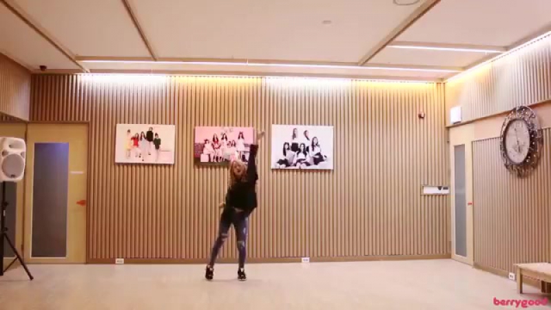 Berry good seoyul covering "windy day", "i need u", "playing with fire", "boomboom"