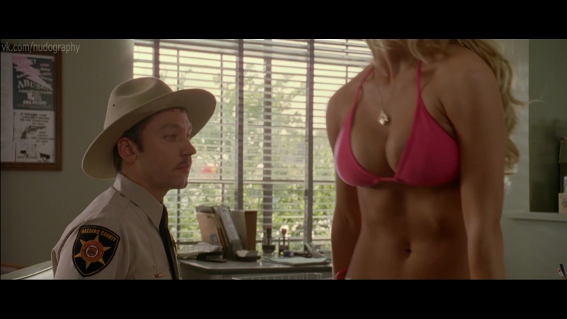 Сексуальная джессика симпсон (jessica simpson) в фильме "придурки из хаззарда" (the dukes of hazzard, 2005, джей чандрашекхар)