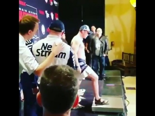 Bellator185 weigh ins