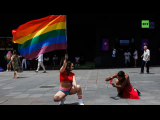 Live europride parade in belgrad findet trotz verbots statt