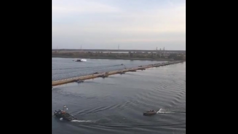 Українські військові звели найбільший понтонний міст через дніпро