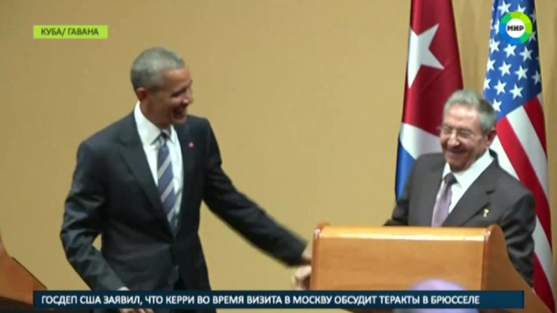 Кастро не дал обаме похлопать себя по плечу