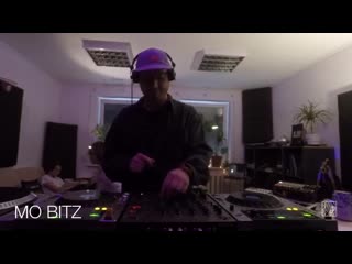 Video marathon // mo bitz @ tapetown live 11/07/2020