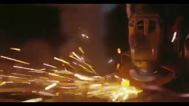 Девушка сварщик !