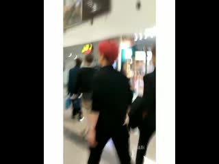 Fancam | 100120 | @ vietnam airport, arival