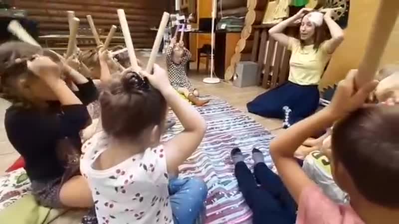 Я камушке сижу