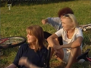 Jana boušková + pavlína mourková + veronika žilková šípková růženka s01e01 (2001)