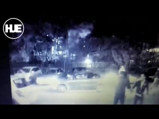 Драка двадцати дорожных рабочих в москве попала на видео