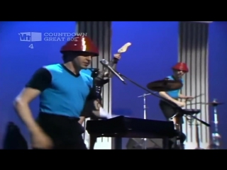 Devo whip it (live)