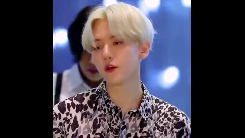 The fucking eyebrow raise he knows exactly what he’s doing he knows he’s so damn fine i porn him