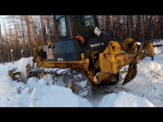 Бульдозер делает траншею в плейстоценовом парке 3