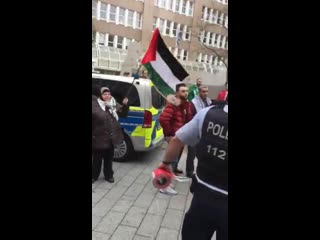 Demo (31 januar 2020) palästinensischer demonstrant ruft „israel raus“ – warum fordern sie ihre rechte in düsseldorf/brid ein?