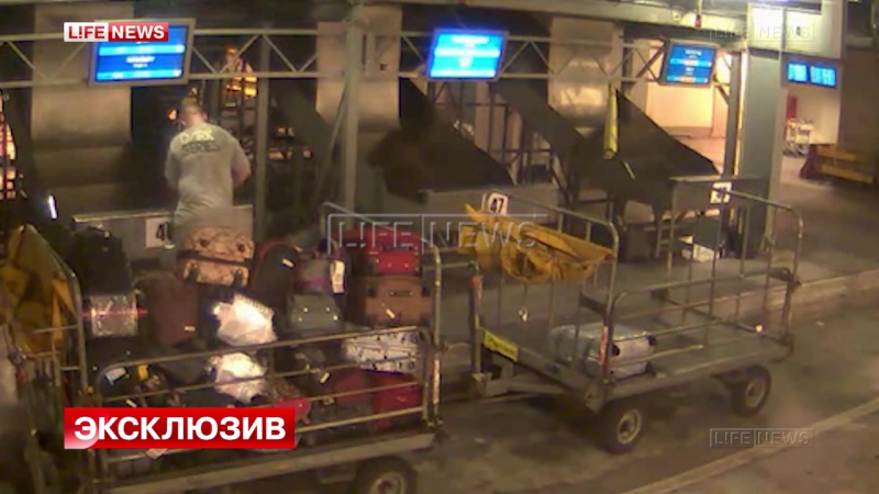 Кражи из багажа пассажиров «внуково» попали на видео