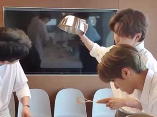 Donghun just flipped his bowl over and nothing fell out