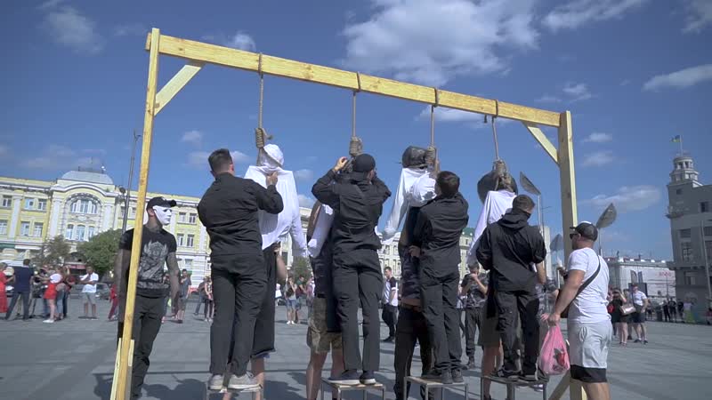 В оккупированном харькове бандеровцы повесили депутатов