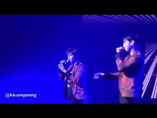 [fancam] 130705 tvxq @ catch me la (yunho slips on stage and changmin high fives