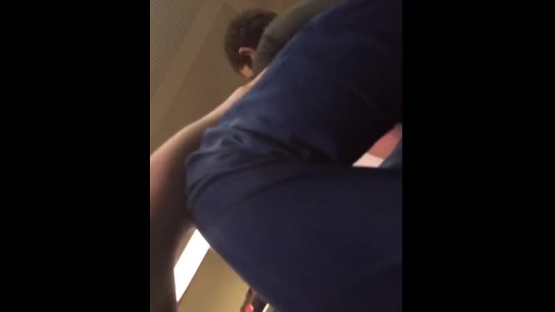 Рамс в электричке, один мэн нащелкал троим бухим вахтовикам